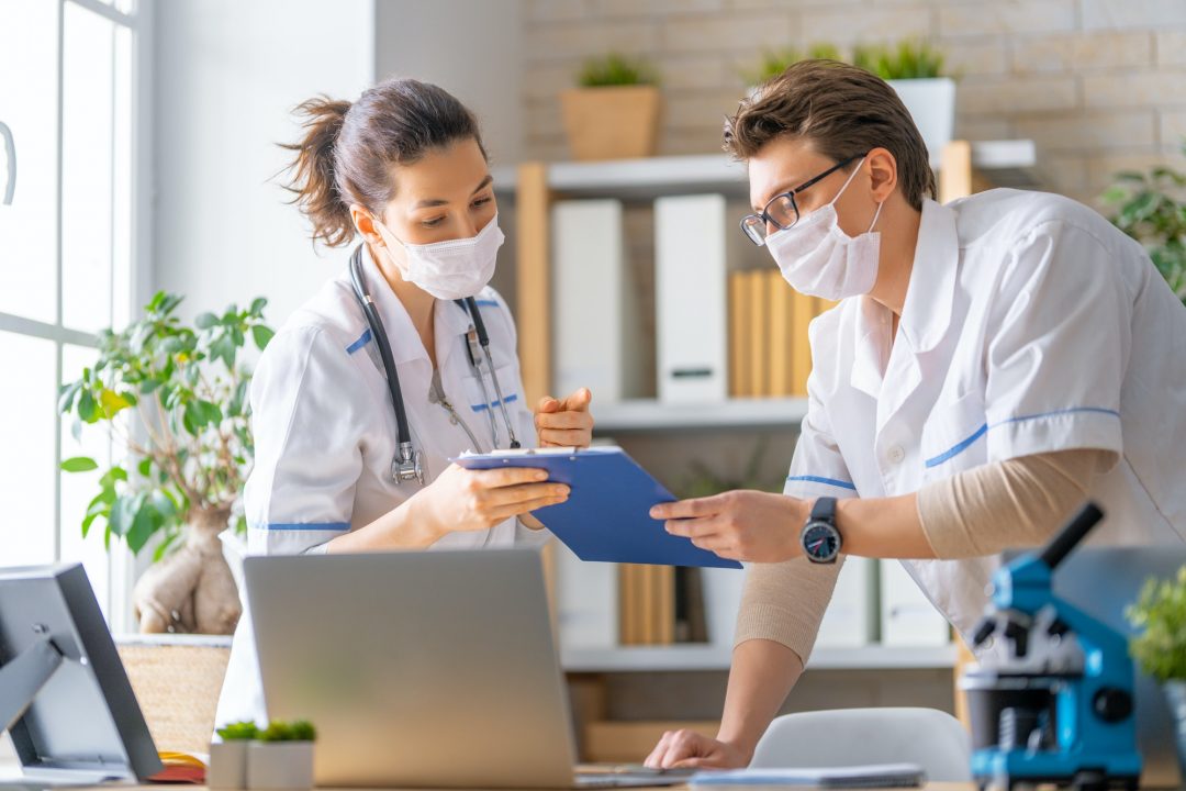 doctors are talking .jpg